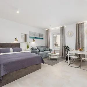 https://srnec-apartments-korzo.primorje-gorskikotar.com