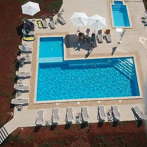 https://apartments-desiree.in-istria.net